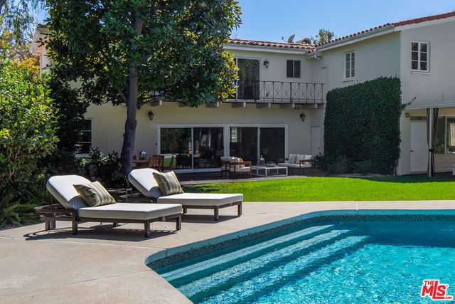 712 Walden Drive, Beverly Hills, CA 90210