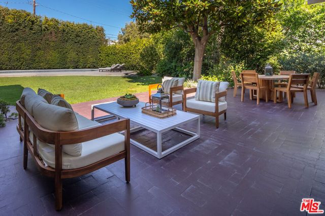 712 Walden Drive, Beverly Hills, CA 90210