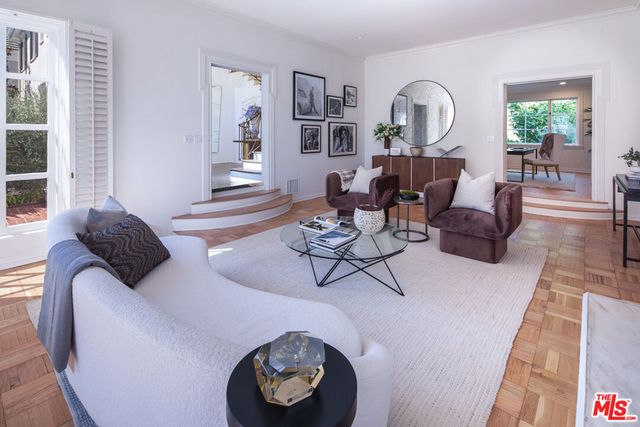 712 Walden Drive, Beverly Hills, CA 90210