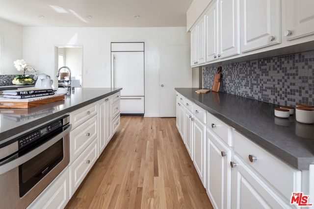 712 Walden Drive, Beverly Hills, CA 90210