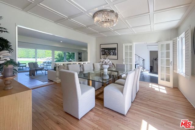 712 Walden Drive, Beverly Hills, CA 90210