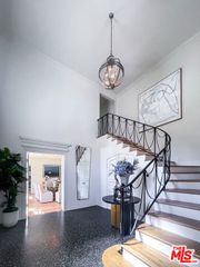 712 Walden Drive, Beverly Hills, CA 90210