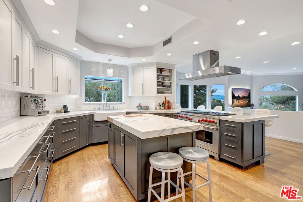 4102 Cachalote Street, Woodland Hills, CA 91364 — photo 4