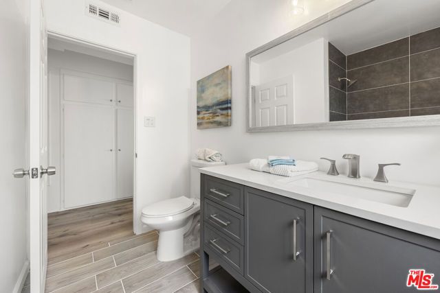 22 5th Place, Long Beach, CA 90802
