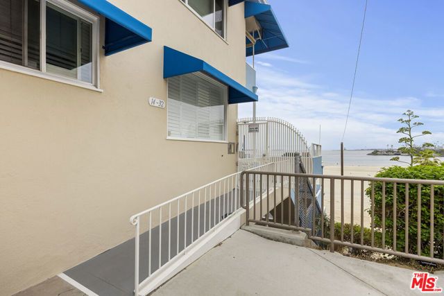 22 5th Place, Long Beach, CA 90802