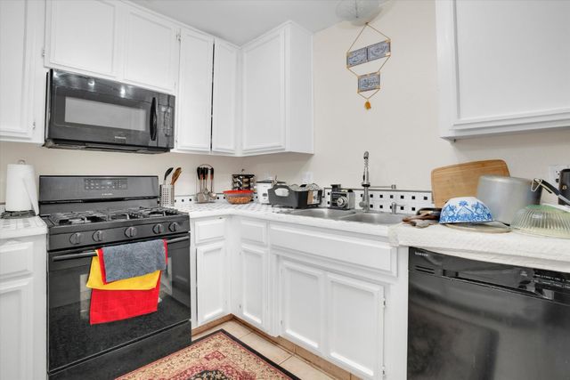 1227 Windsor Ct, Turlock, CA 95380