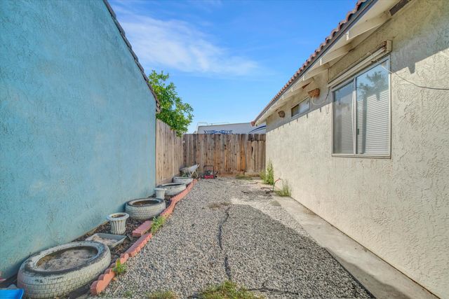 1227 Windsor Ct, Turlock, CA 95380