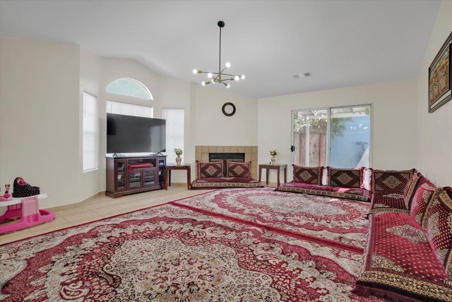 1227 Windsor Ct, Turlock, CA 95380