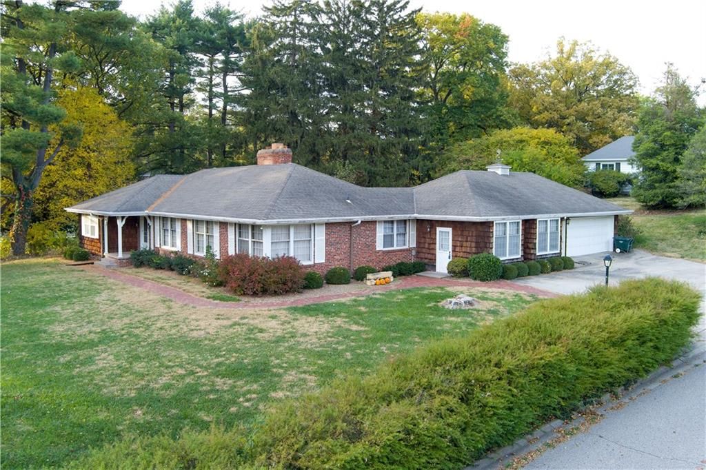 2200 Northeast Parkway, St Joseph, MO 64506