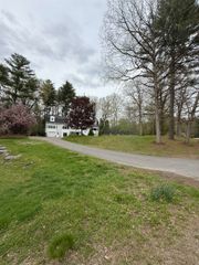 4 Sunset Dr # A, Londonderry, NH 03053