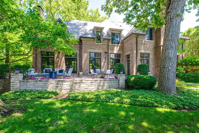 30 S Sheridan Road, Lake Forest, IL 60045
