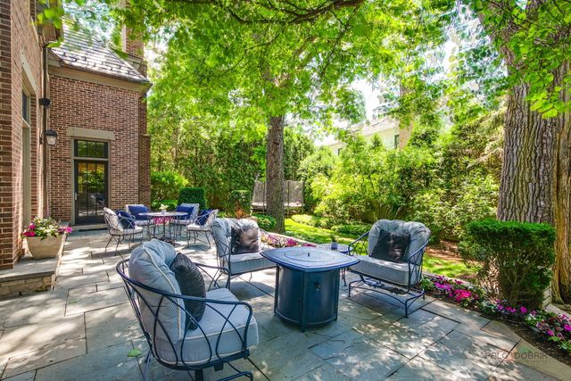 30 S Sheridan Road, Lake Forest, IL 60045