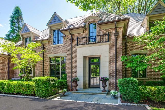 30 S Sheridan Road, Lake Forest, IL 60045