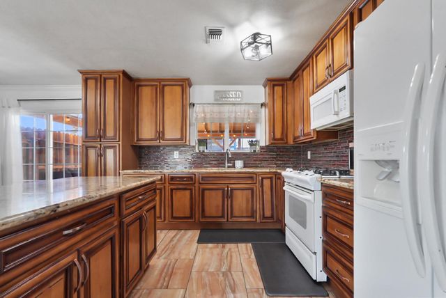 19181 Frank Ct, Woodbridge, CA 95258