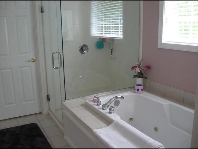 2375 Cross Creek Court, Lewis Center, OH 43035