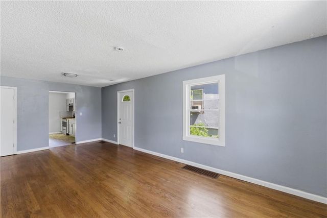 4416 Indiana Avenue, Kansas City, MO 64130