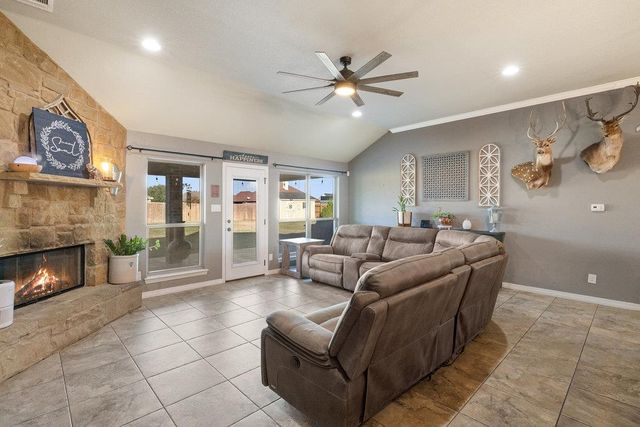 153 Ranger BLVD, Salado, TX 76571