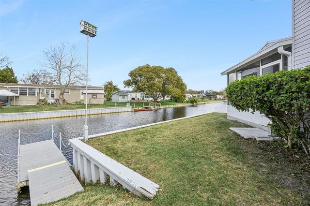 5226 ISLAND VIEW CIRCLE N, Polk City, FL 33868