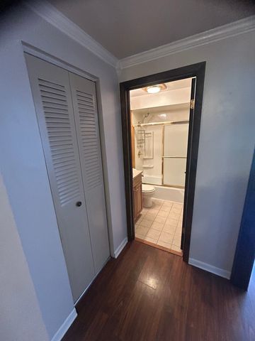 6700 W 64TH Place 3E, Chicago, IL 60638