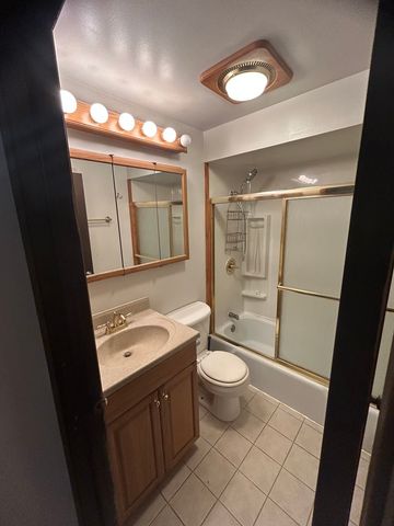 6700 W 64TH Place 3E, Chicago, IL 60638