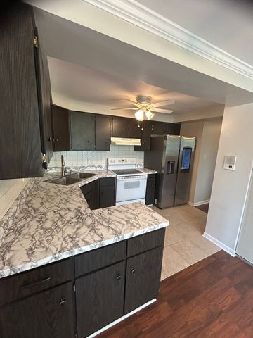 6700 W 64TH Place 3E, Chicago, IL 60638
