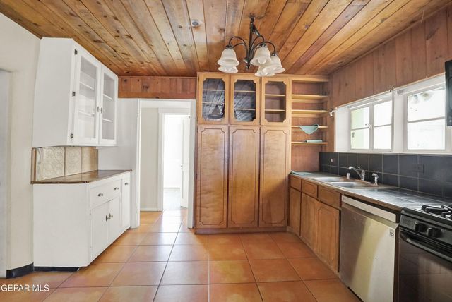 1501 New Mexico 28, Anthony, NM 88021