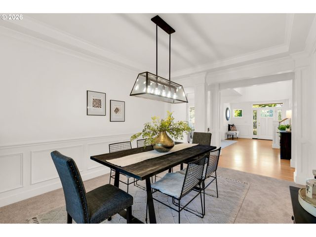 5404 SOUTHWOOD Dr, Lake Oswego, OR 97035