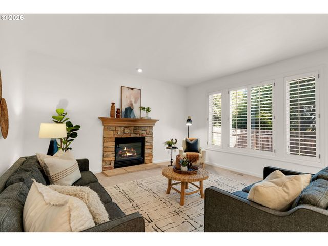 5404 SOUTHWOOD Dr, Lake Oswego, OR 97035