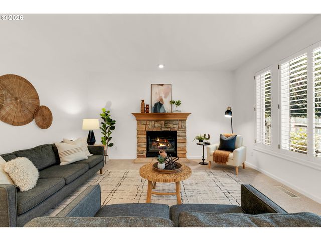 5404 SOUTHWOOD Dr, Lake Oswego, OR 97035