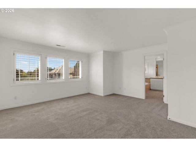 5404 SOUTHWOOD Dr, Lake Oswego, OR 97035
