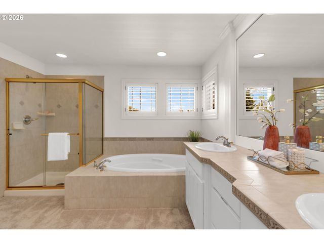 5404 SOUTHWOOD Dr, Lake Oswego, OR 97035