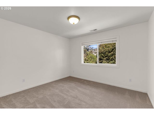 5404 SOUTHWOOD Dr, Lake Oswego, OR 97035