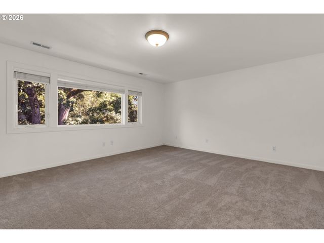 5404 SOUTHWOOD Dr, Lake Oswego, OR 97035