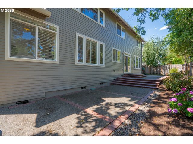 5404 SOUTHWOOD Dr, Lake Oswego, OR 97035