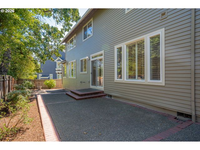 5404 SOUTHWOOD Dr, Lake Oswego, OR 97035
