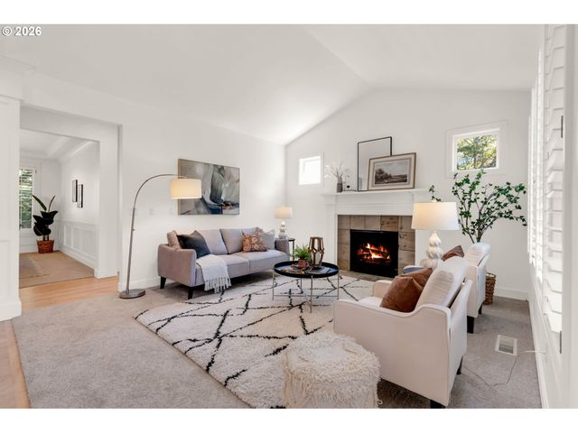 5404 SOUTHWOOD Dr, Lake Oswego, OR 97035
