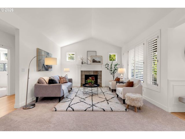 5404 SOUTHWOOD Dr, Lake Oswego, OR 97035