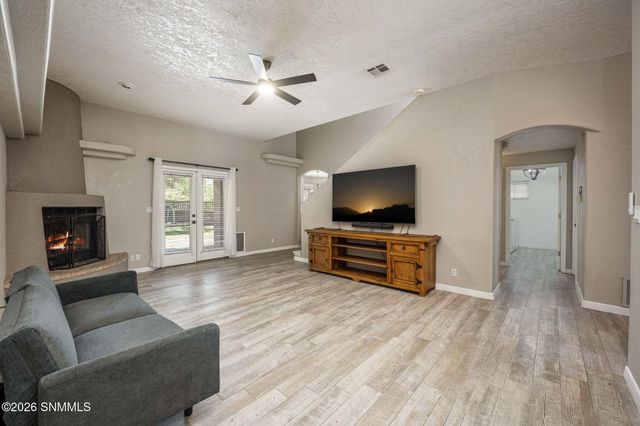 2860 Morningstar Drive, Las Cruces, NM 88011