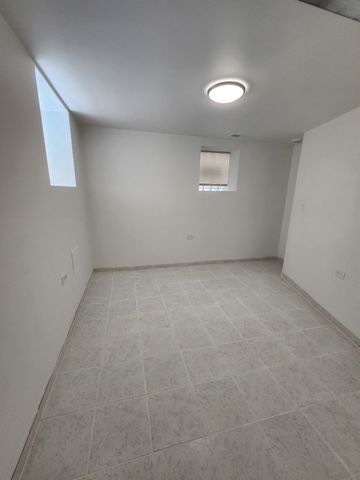 1735 N Latrobe Avenue, Chicago, IL 60639