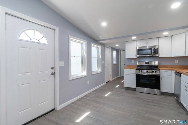 525 East Main Street 22, Branford, CT 06405