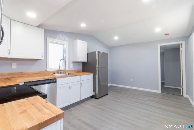 525 East Main Street 22, Branford, CT 06405