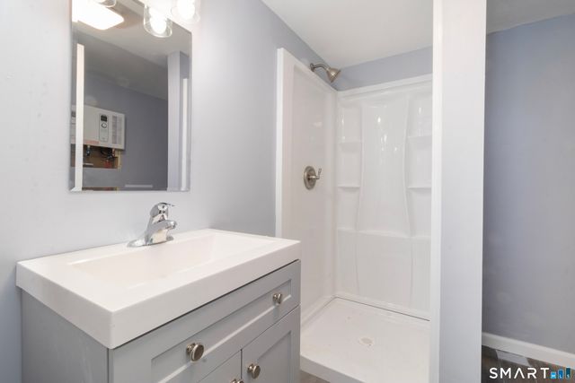 525 East Main Street 22, Branford, CT 06405