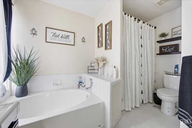 503 Meadow Grove Court, Bakersfield, CA 93308