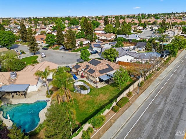 503 Meadow Grove Court, Bakersfield, CA 93308