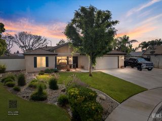 503 Meadow Grove Court, Bakersfield, CA 93308