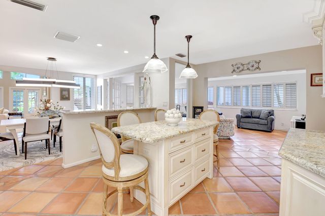 18 Bristol Lane, Boynton Beach, FL 33436