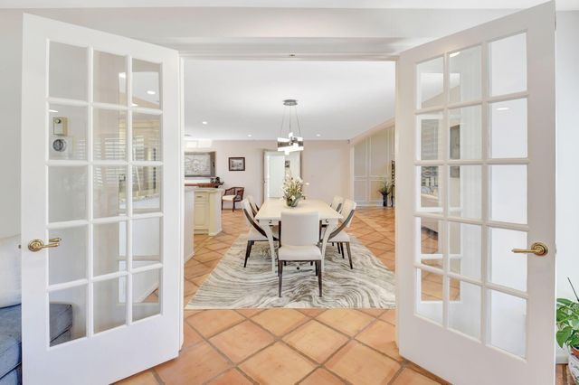 18 Bristol Lane, Boynton Beach, FL 33436