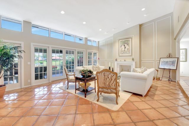 18 Bristol Lane, Boynton Beach, FL 33436