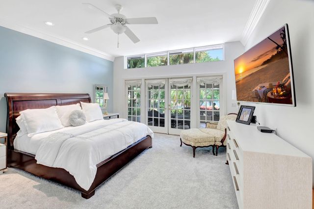 18 Bristol Lane, Boynton Beach, FL 33436