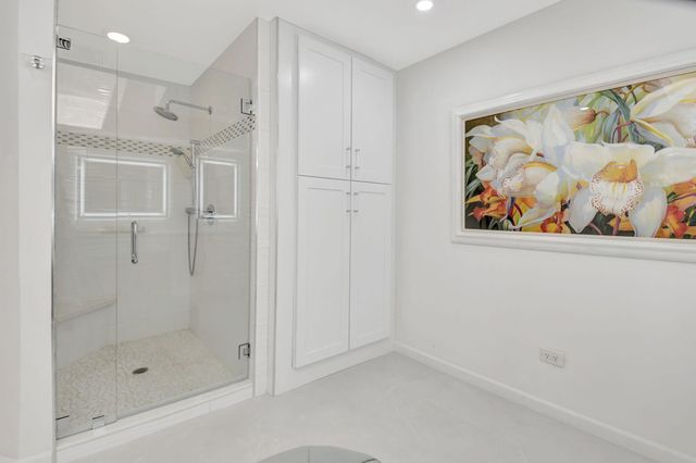 18 Bristol Lane, Boynton Beach, FL 33436